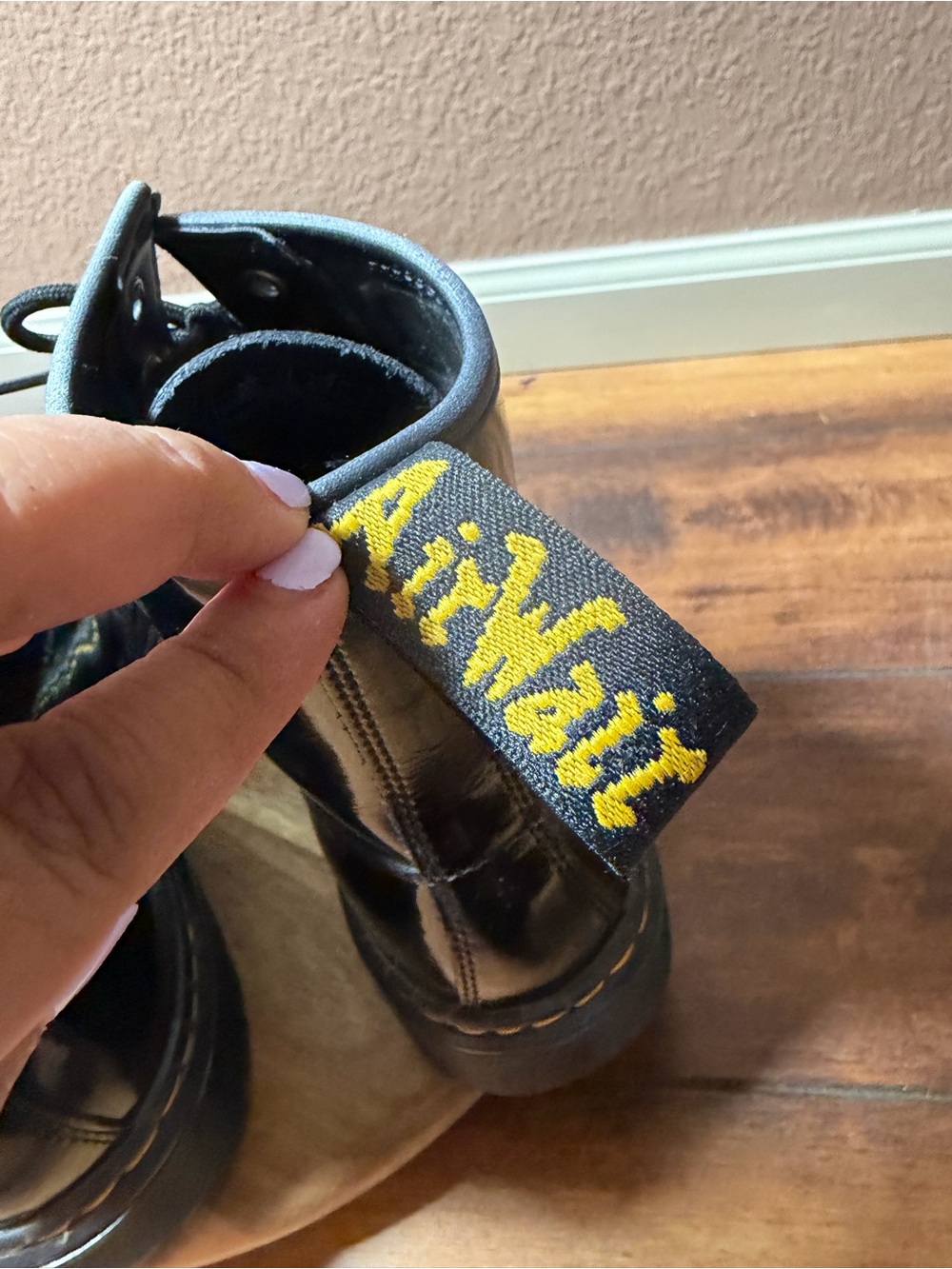 Dr. Martens Black Zavala Patent Leather Lace Up Combat Boots Women’s Size 9 - Picture 4 of 10